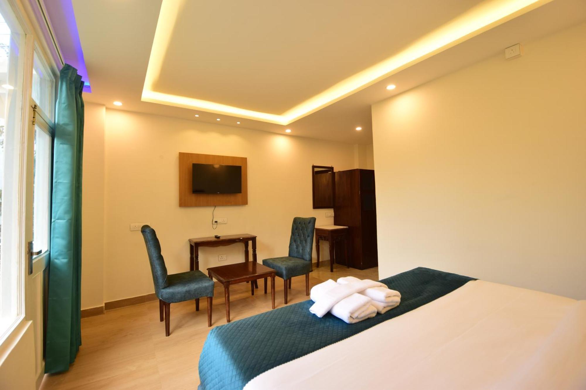 Hotel Snow World, - Luxury Classic Near Wild Life Sanctuary With Rohtang View 3*
